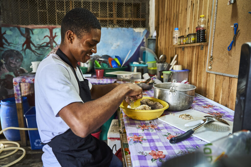 Die Küchendiplomatie der Cuisine sans Frontières: Wenn Soldaten und Rebellen zusammen speisen, schweigen die Waffen